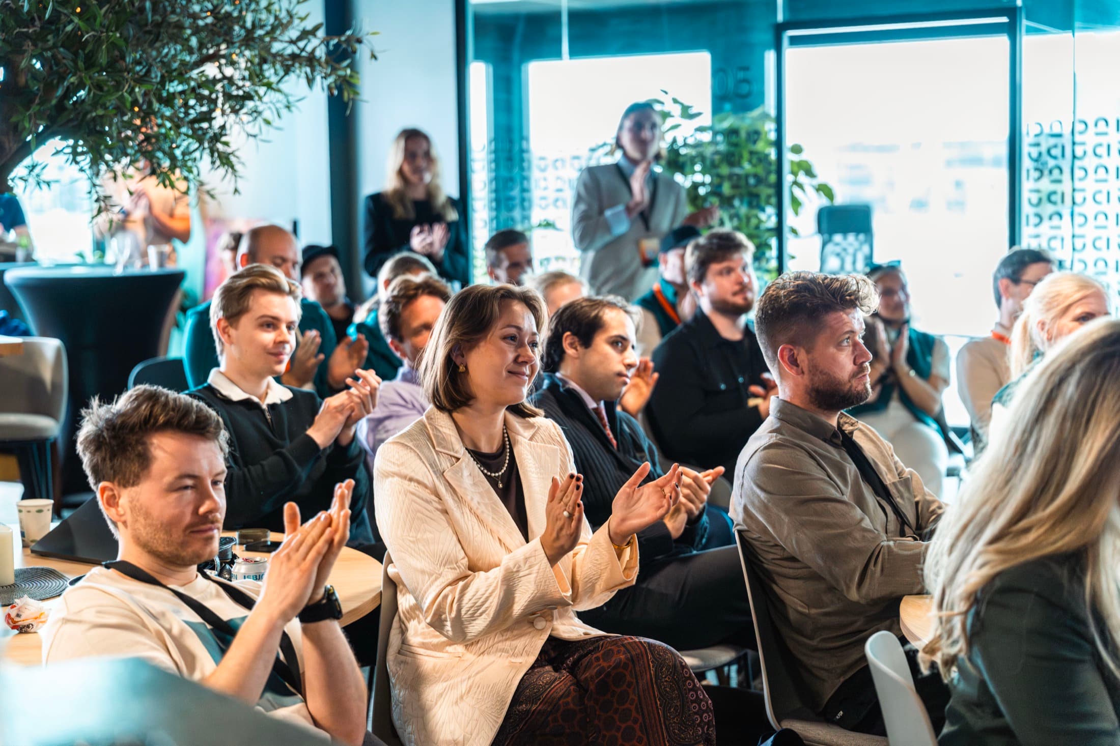Fullsatt sal under Demo Day